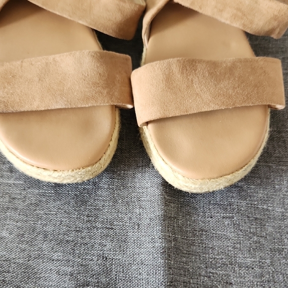 Old Navy Tan Sandals with Adjustable Straps - Picture 7 of 8